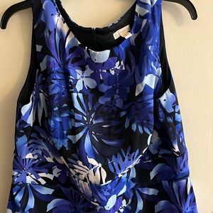 Woman’s Dress Size 16
Like new condition